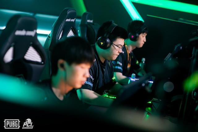 并准备好在 并准备好在