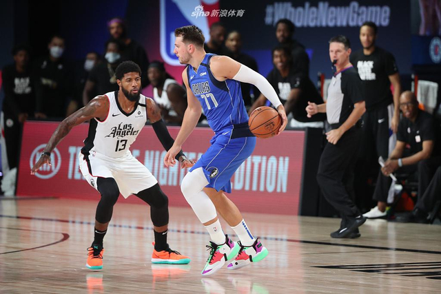 对阵典型的 对阵典型的