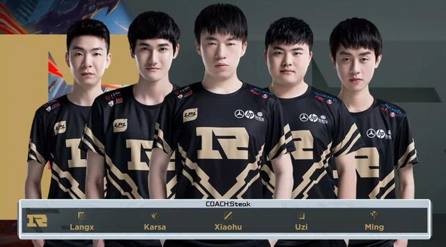 王钰栋垫射 王钰栋垫射